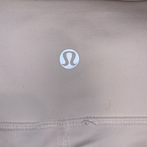 Lululemon white 17” Capri leggings!! Size 0 - Picture 4 of 4